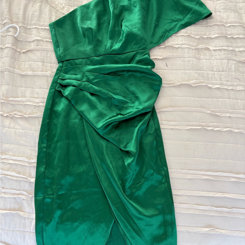 DO+BE Green Asymmetrical Ruched One Shoulder Gown